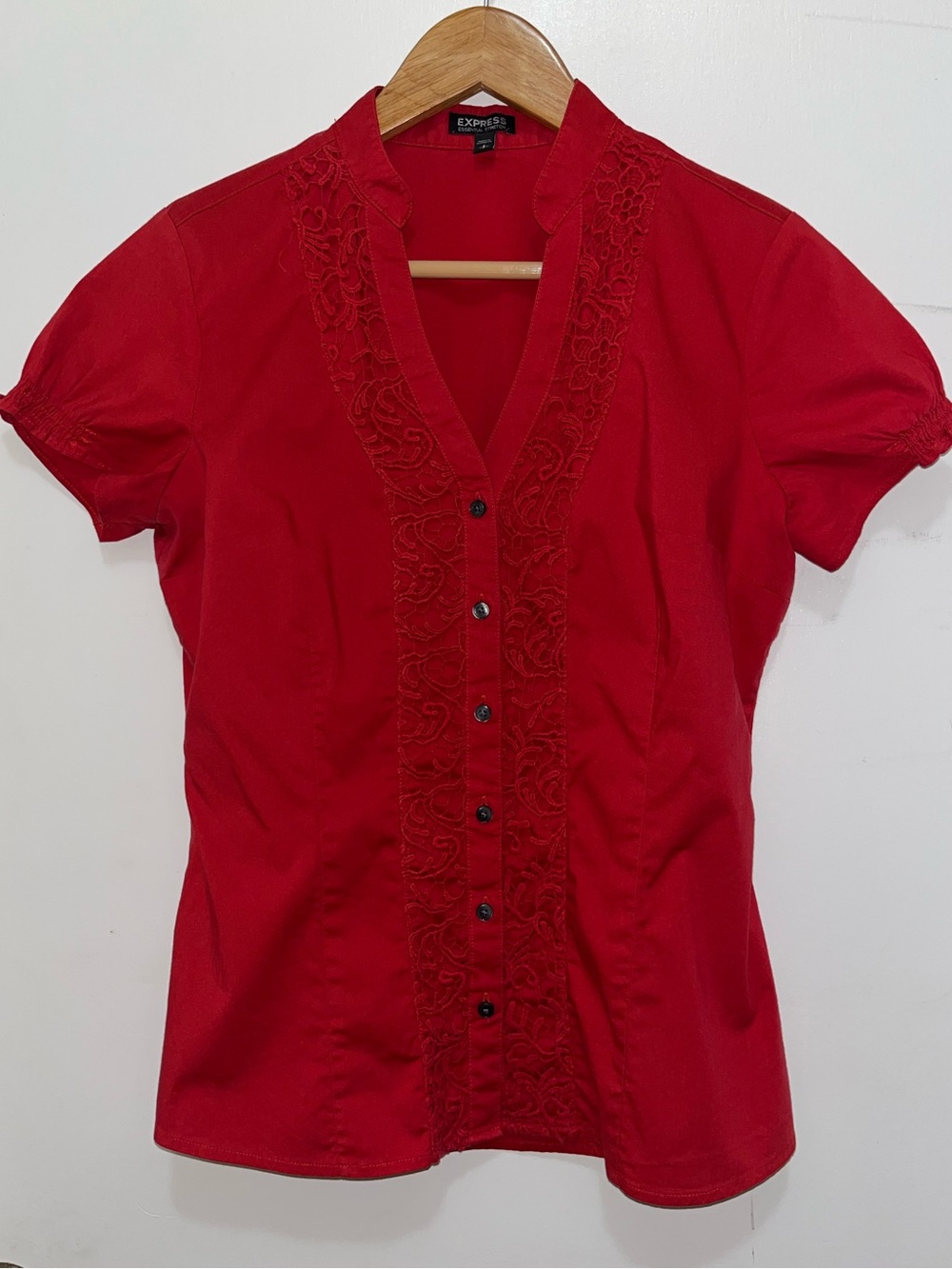 Short-Sleeve Embroidered Button-Front Shirt - Red